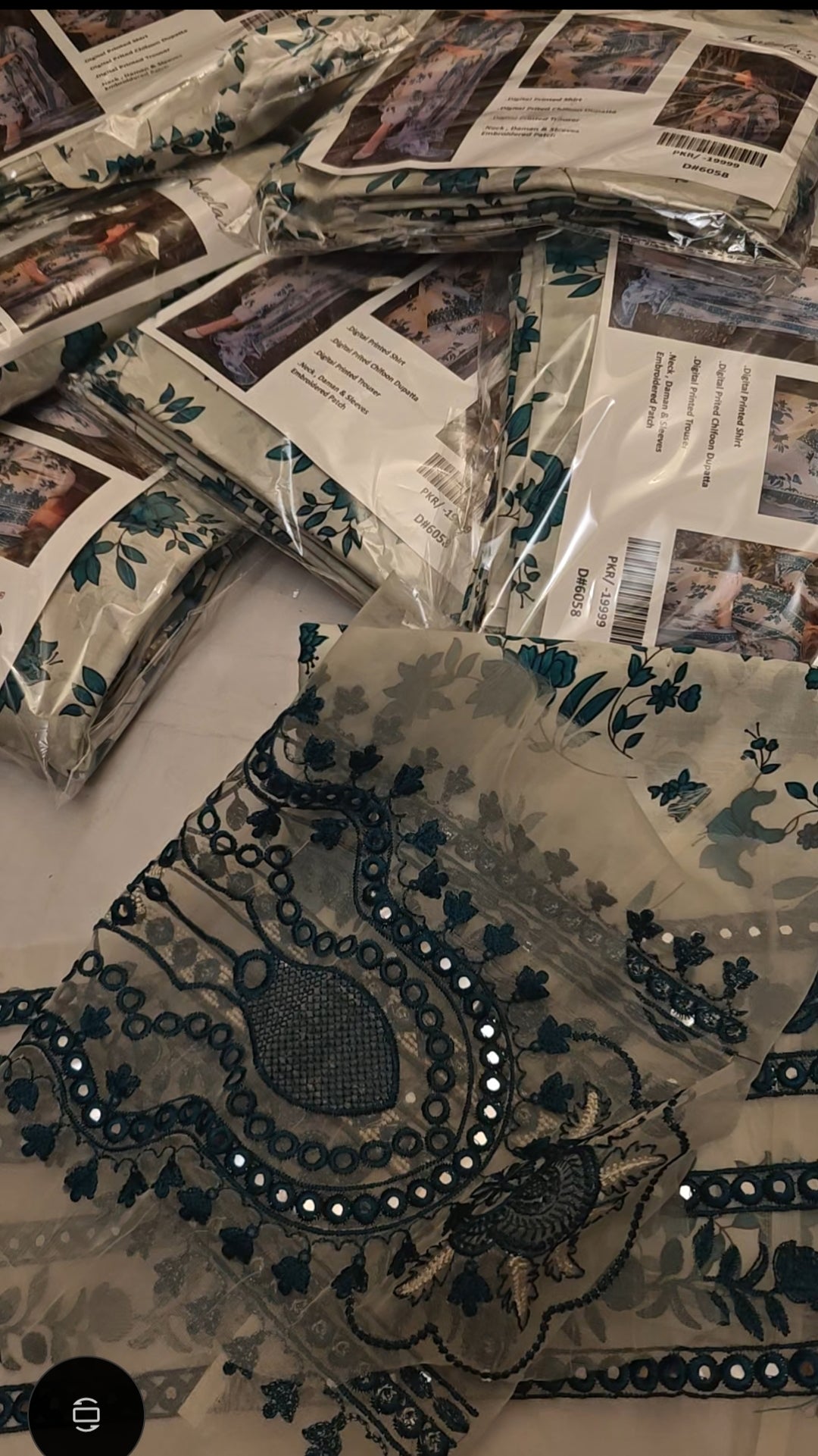 ANEELA'S PRINTED LAWN 3 PIECE ARTICLE ISGQU260