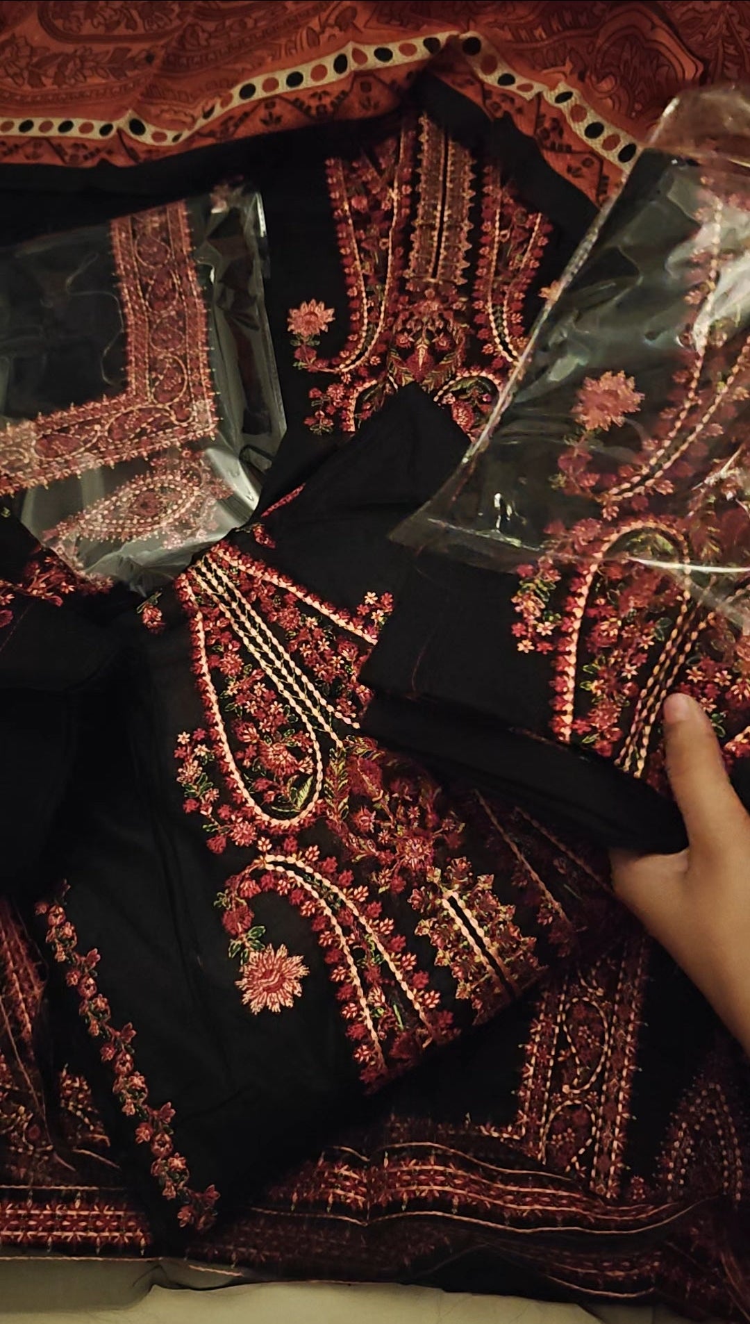 HUSSAIN REHAR LAWN BLACK BLA887722