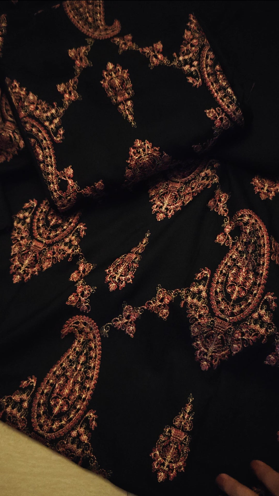 BREEZE EMBROIDERED DHANAK 2 PIECE ARTICLE