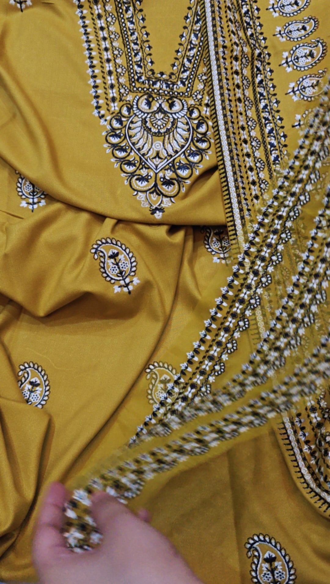 BAROQUE PEACHWHOOL EMBROIDERED 3 PIECE DRESS