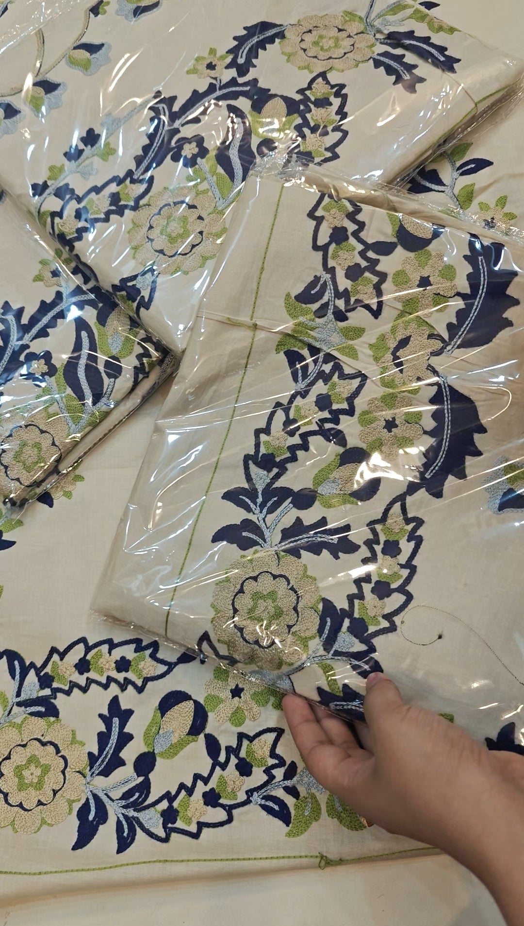 TAWAKAL LAWN OFF EHITE WITH ARINWORK TAW4213
