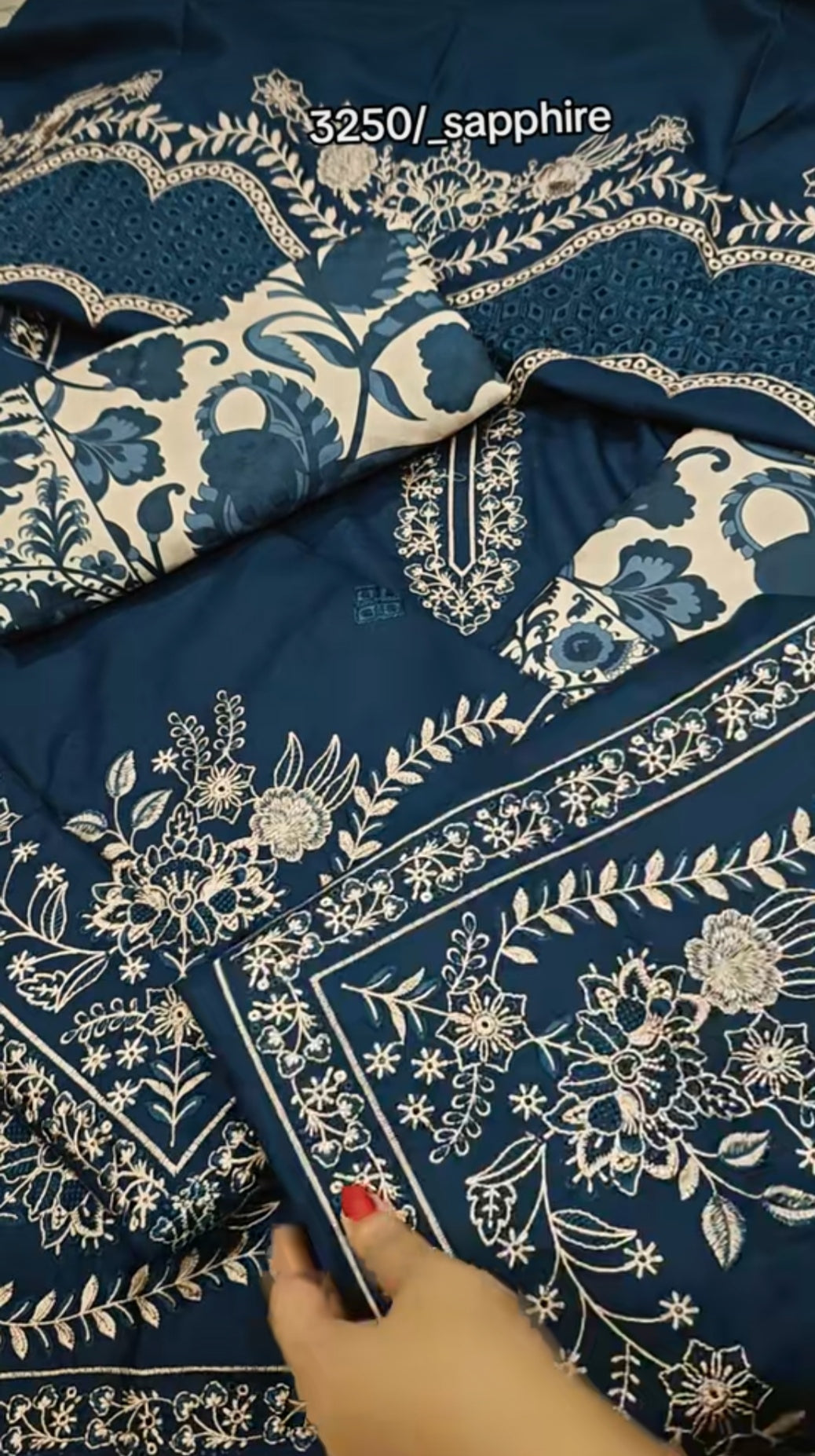 Sapphire marina DHANAK 3pc article with heavy embroidered sapphireiuihvte