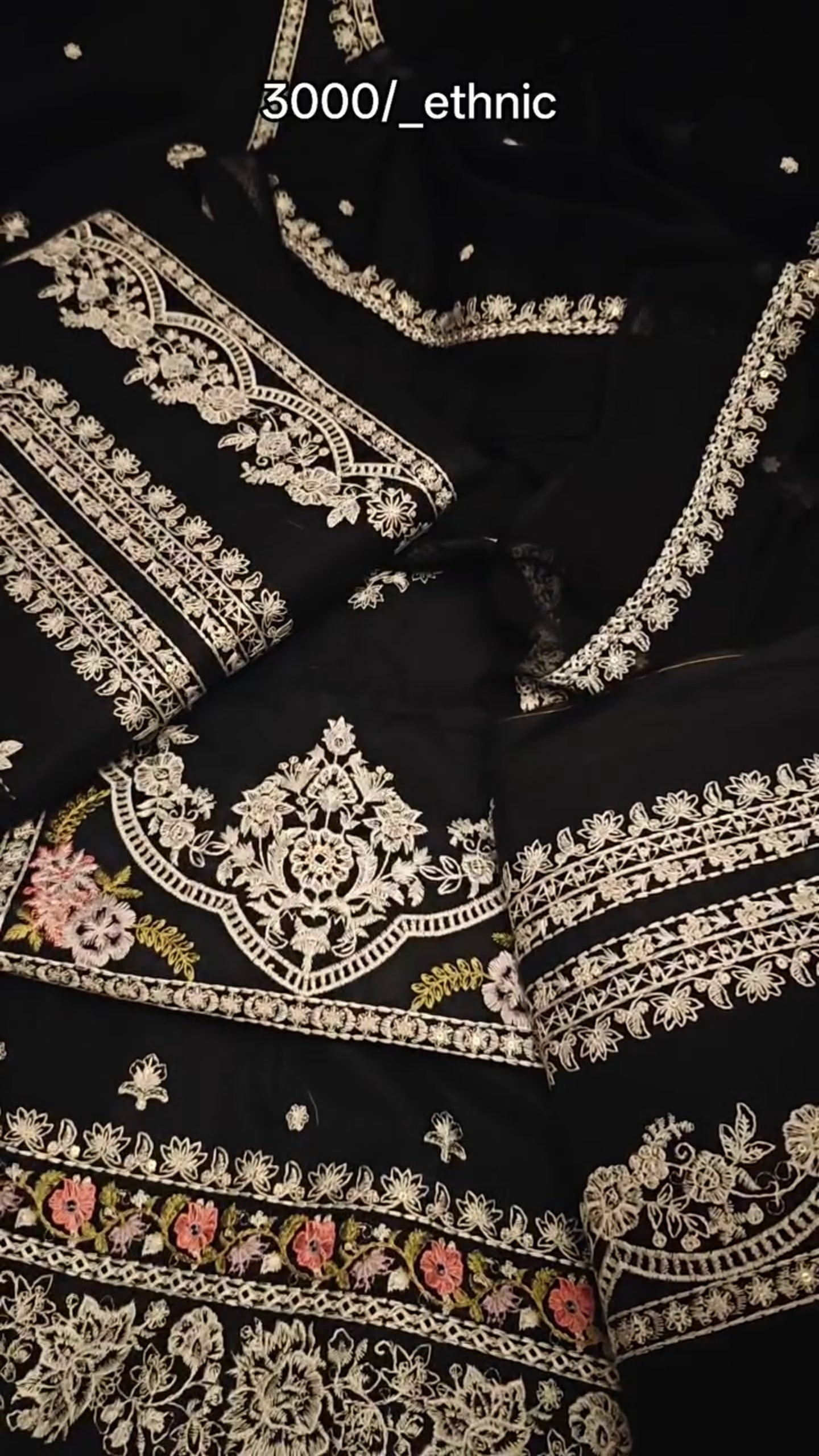 EHTNIC LAWN EMBROIDERED 3 PIECE ARTICLE 9EBXK