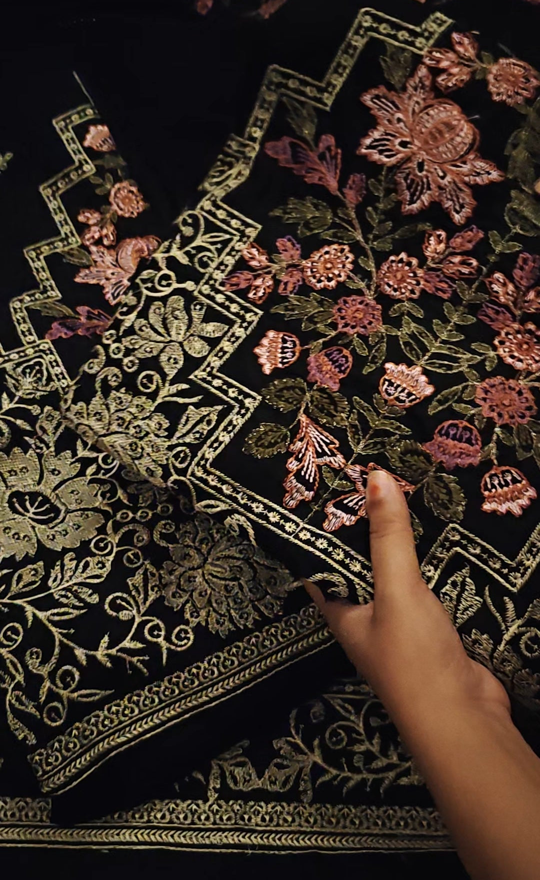 CAHRIZMA BLACK EMBROIDERY WINTER DHANAK 5555141415PRETTY