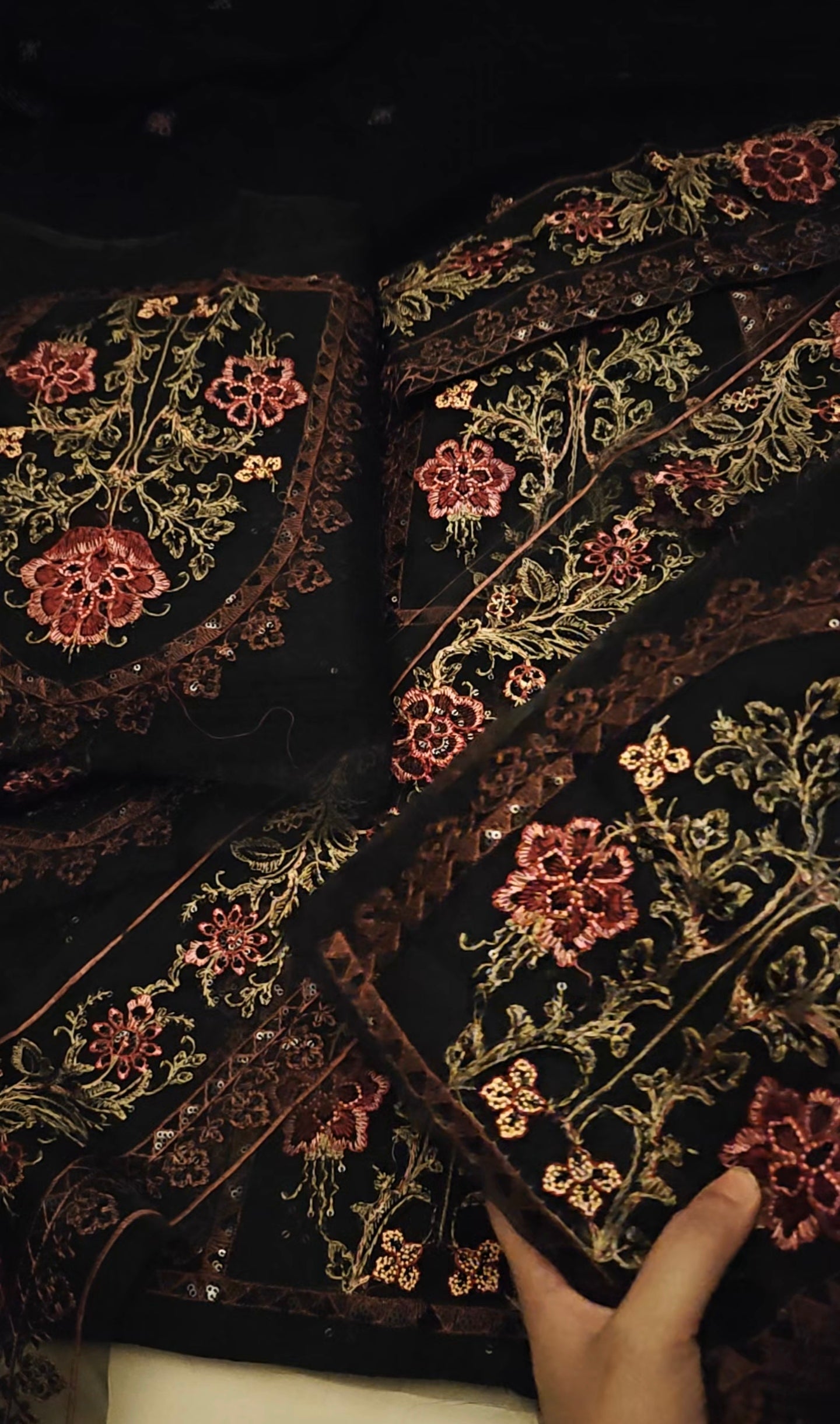 MARIA.B LAWN EMBROIDERED 3 PIECE ARTICLE GD73N1IT