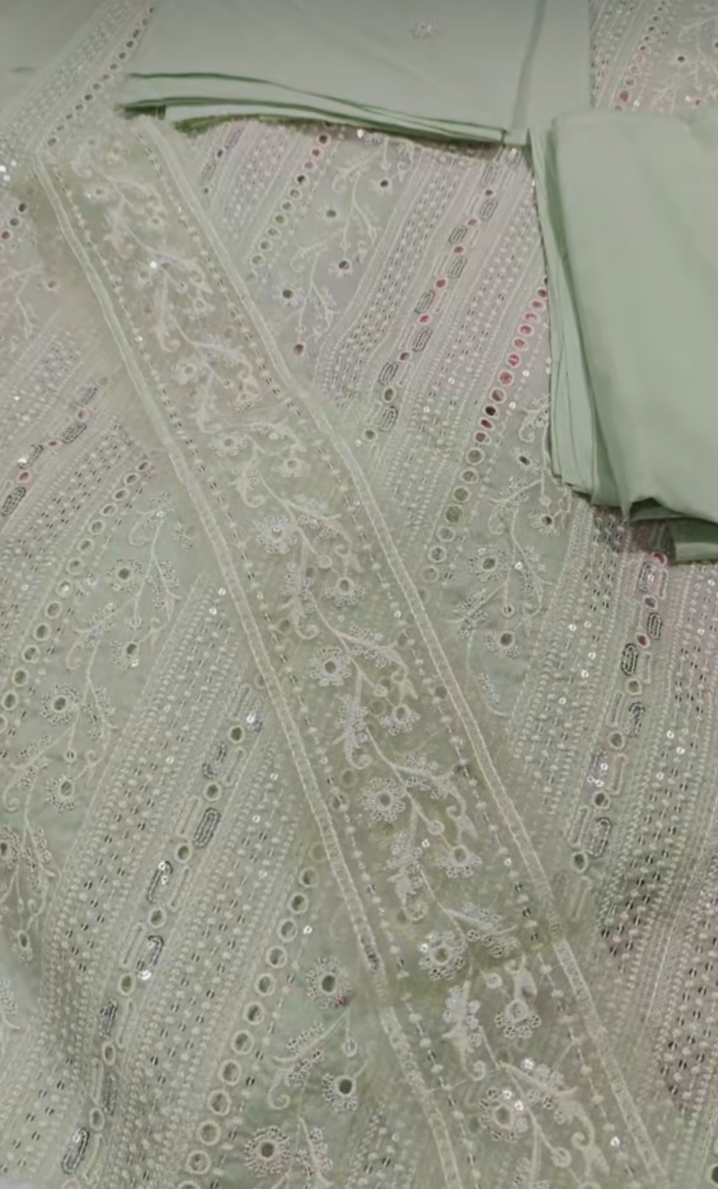 BAREEZE 2PIECE LAWN ATTICLE PISTA CHICKENKARI PRIGKEEUV