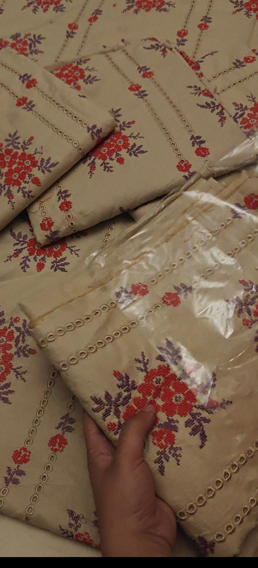 BAREEZE OFF CHIKENKARI LUXURY ARTICLE RH1234
