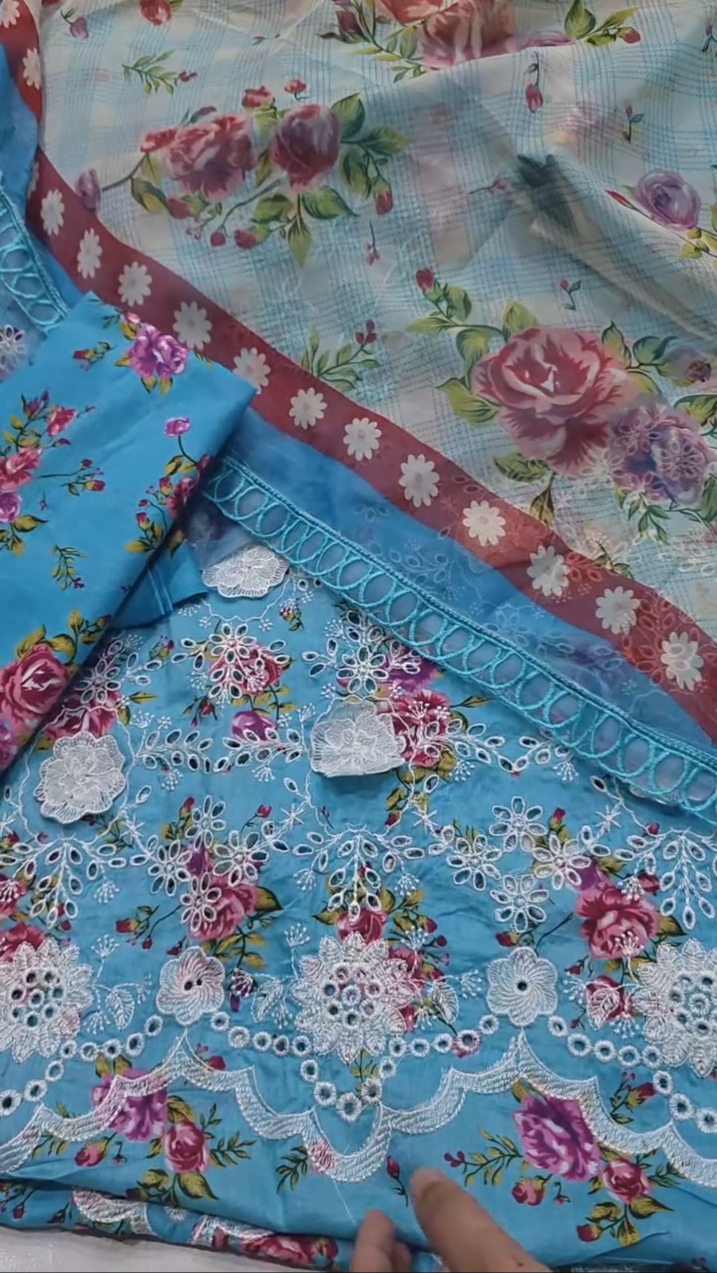 ANEELA'S LAWN EMBROIDERED 3 PIECE ARTICLE VTR42CD
