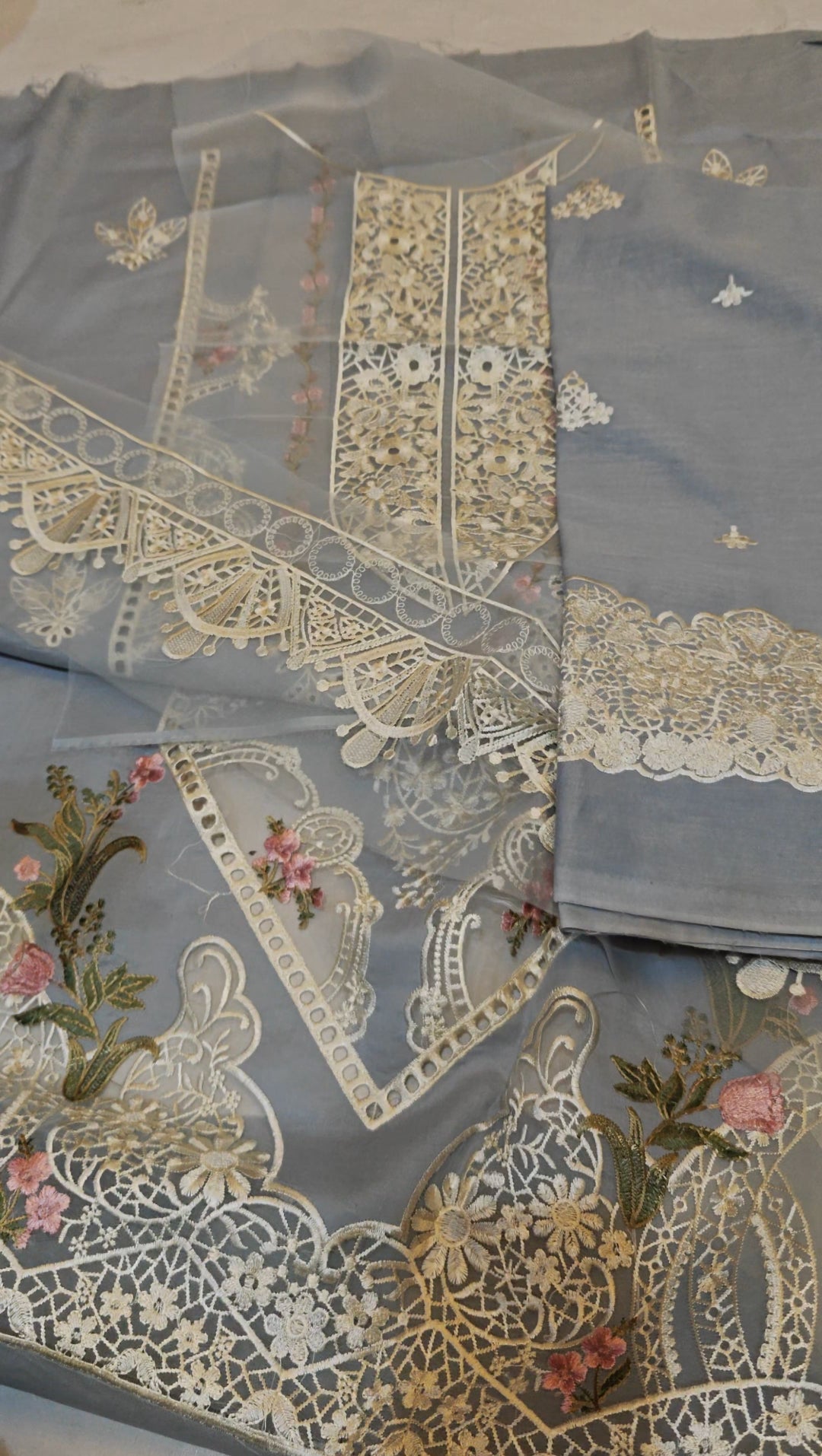 CRIMSON LAWN CHICKEN KARI 3 PIECE ARTICLE FONIV98