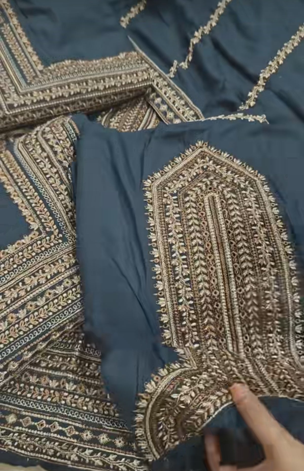 DHANAK MSRINA 3PC ARTICLE EMBROIDERED ZINKGIHOH