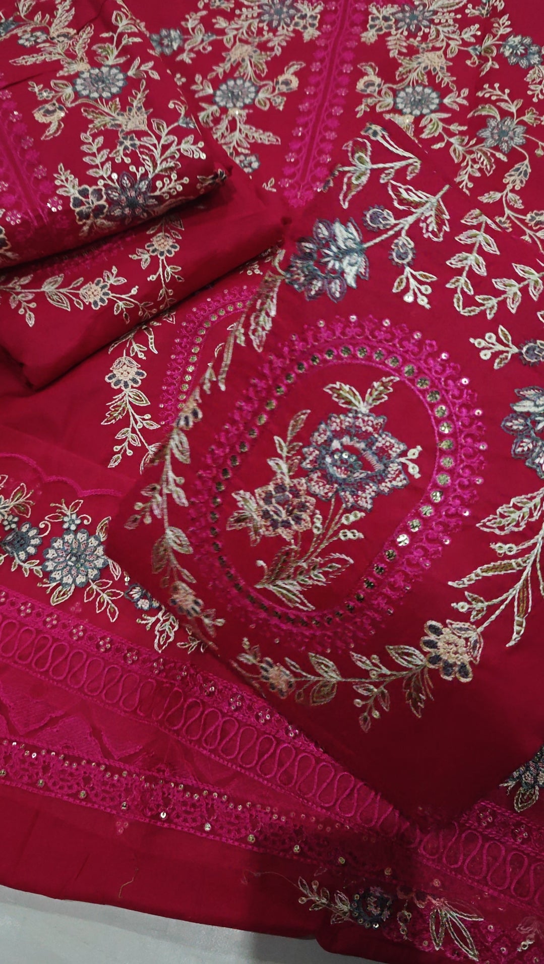 MARIA.B LAWN EMBROIDERED 3 PIECE ARTICLE XHSI917