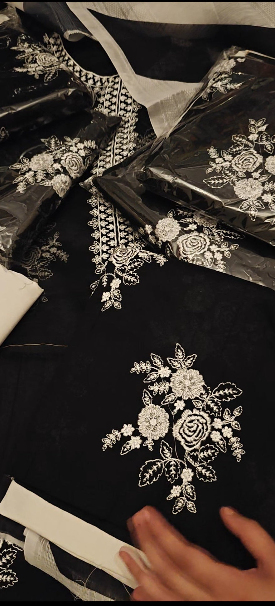 BAREEZE LAWN 3PC BLACK WHITE GAQI55011