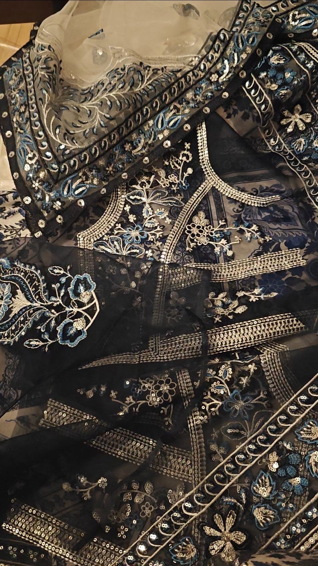 BIN ILYAS LAWN SEQUENCE frock patches bluewhite0015ha
